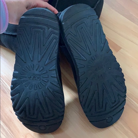 Ugg’s Classic Tall - Picture 5 of 5